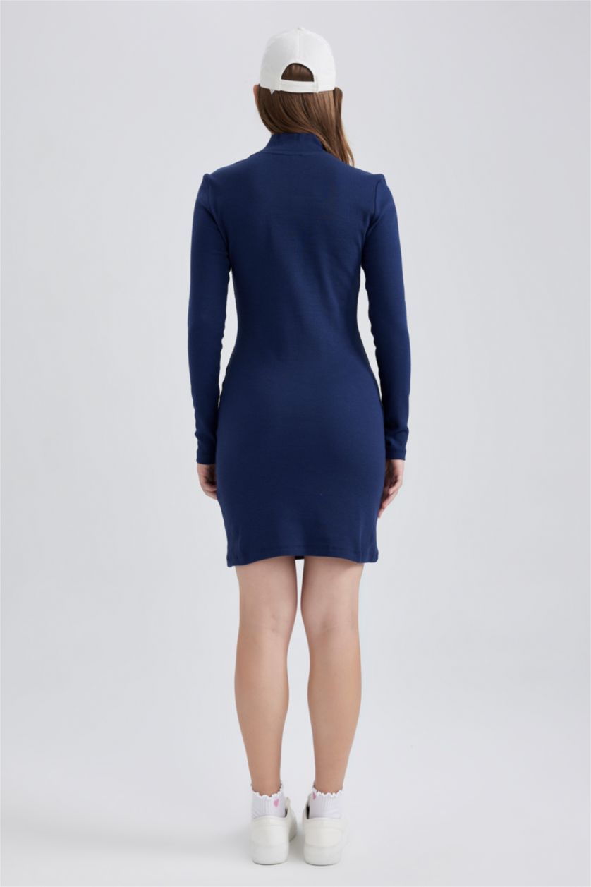 FEMME Marin Mini Robe Bodycon Demi-Col De Tortue à Manches Longues