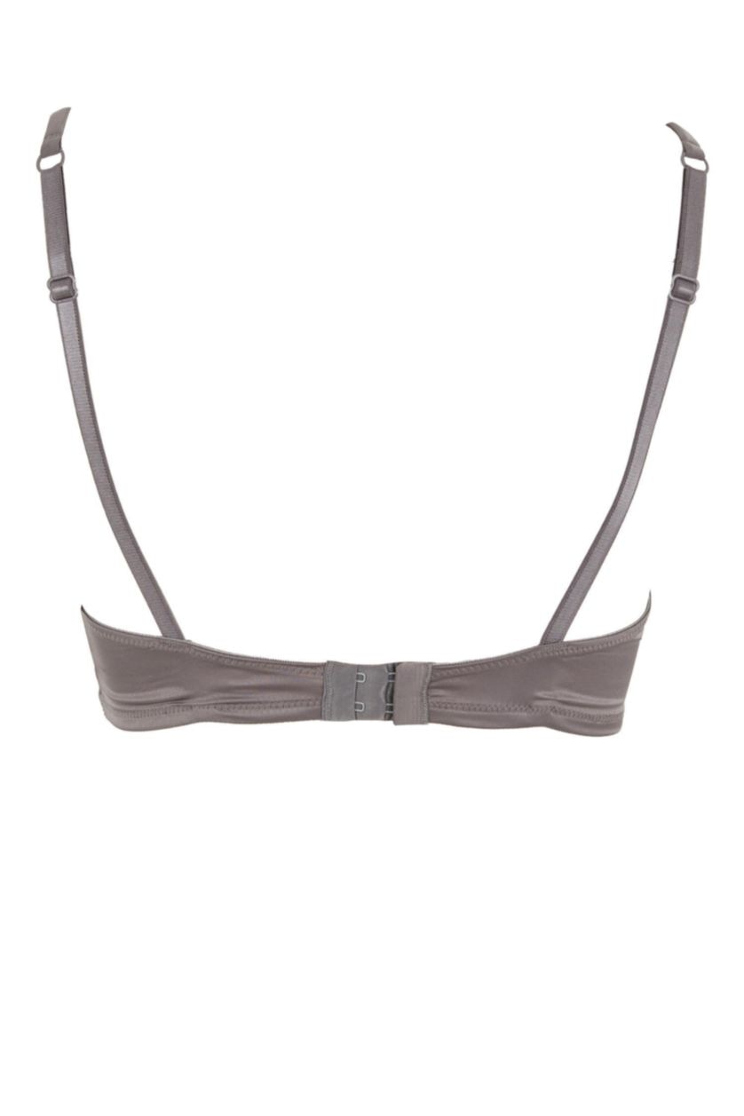 نساء رمادي Uncovered