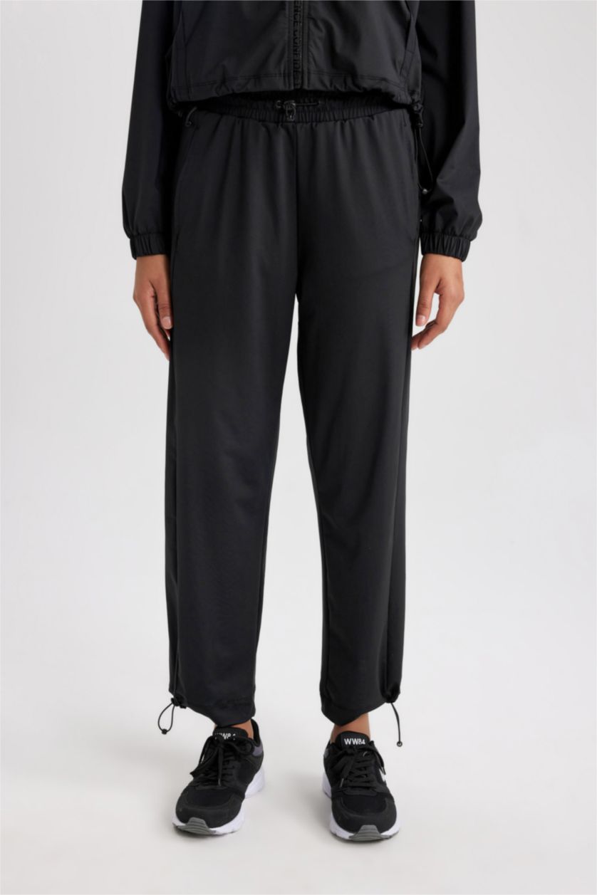 حريمي أسود بنطلون تشينو بريميوم قصة عادية برجل قصير من DeFactoFit