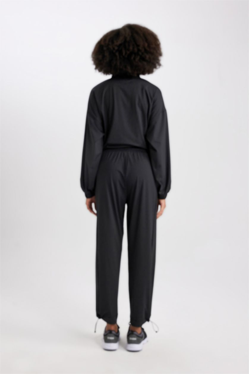 حريمي أسود بنطلون تشينو بريميوم قصة عادية برجل قصير من DeFactoFit