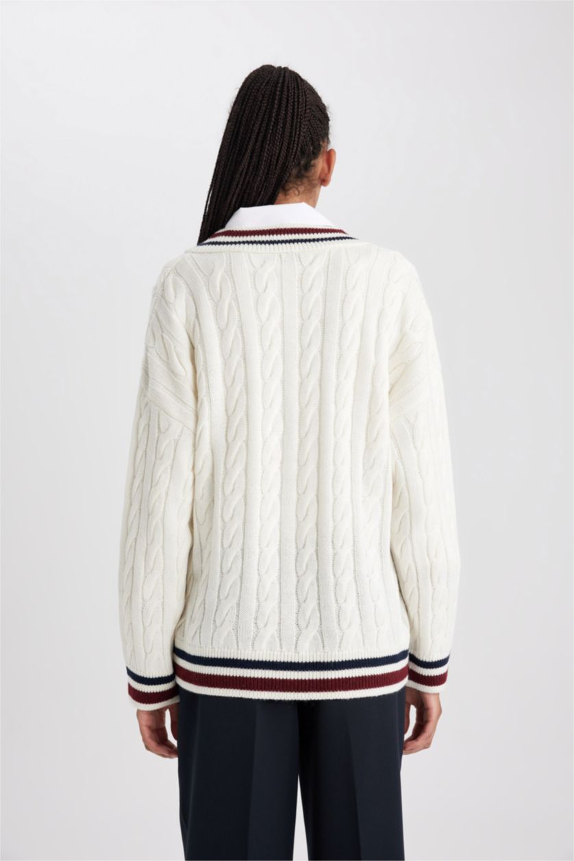 Woman Ecru Oversize Fit V-Neck Knitwear Pullover