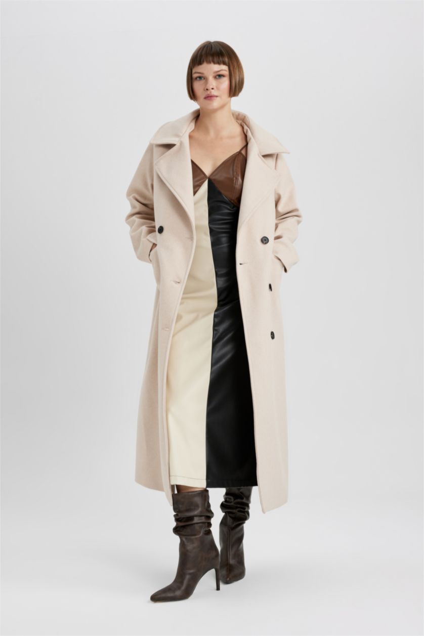 Woman Sand Cachet