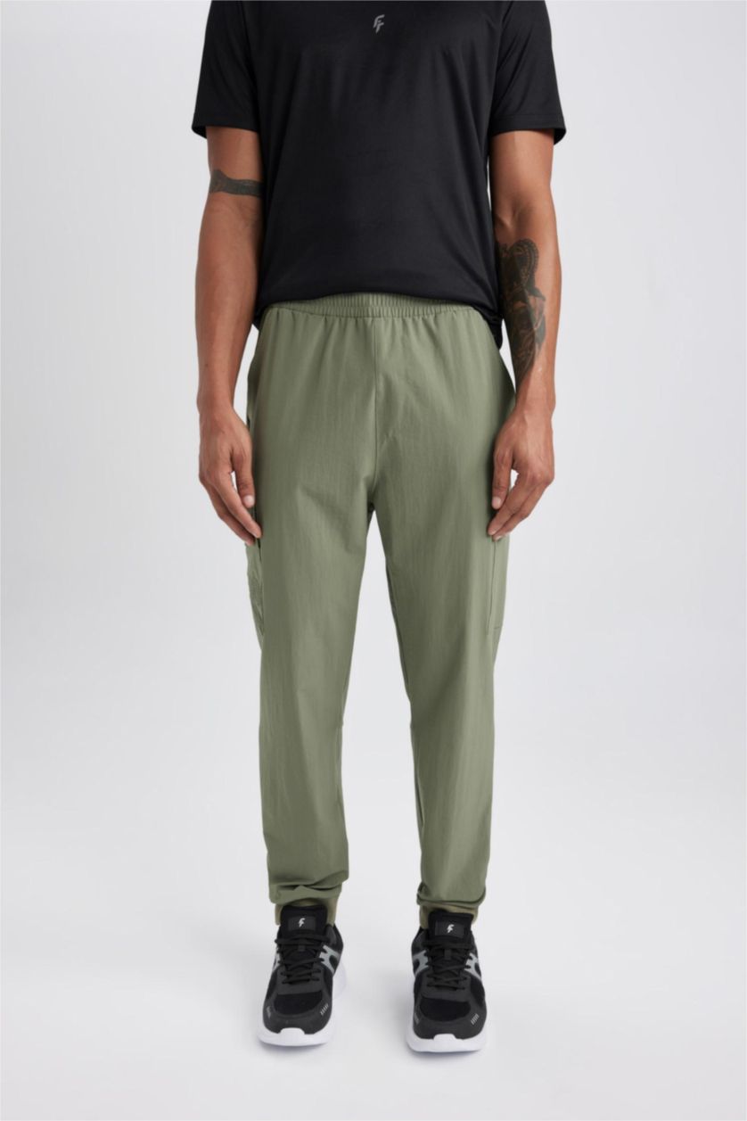 Erkek Açık Haki Sporcu Jogger Eşofman Altı Standart Fit Kargo Cepli Dokuma Beli Paçası Lastikli