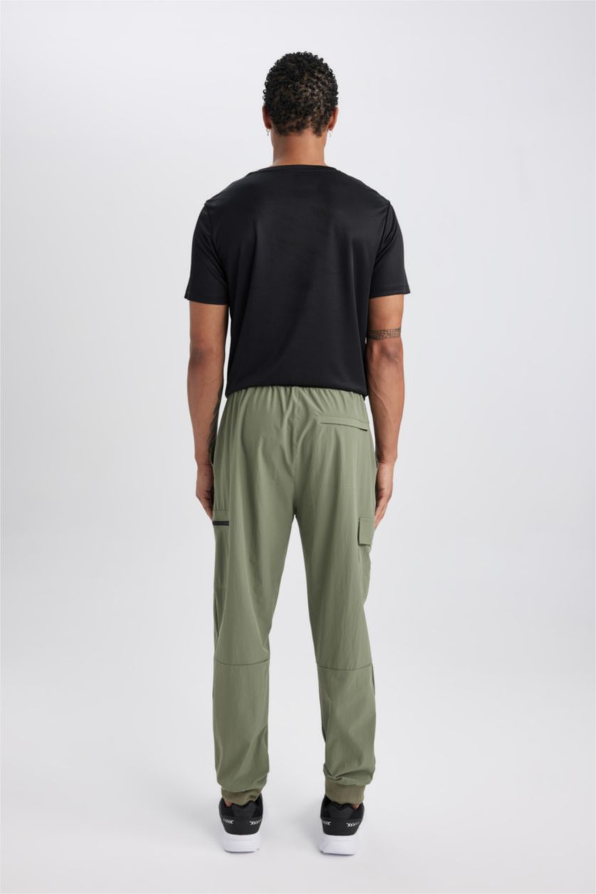 Erkek Açık Haki Sporcu Jogger Eşofman Altı Standart Fit Kargo Cepli Dokuma Beli Paçası Lastikli
