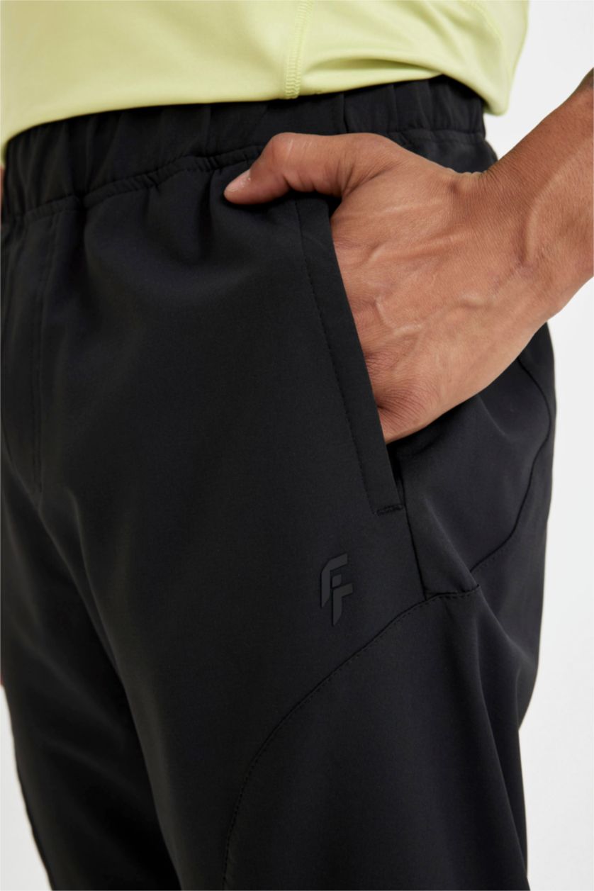 Man Black Slim Fit Woven Jogger