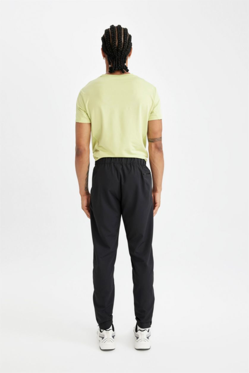 Man Black Slim Fit Woven Jogger