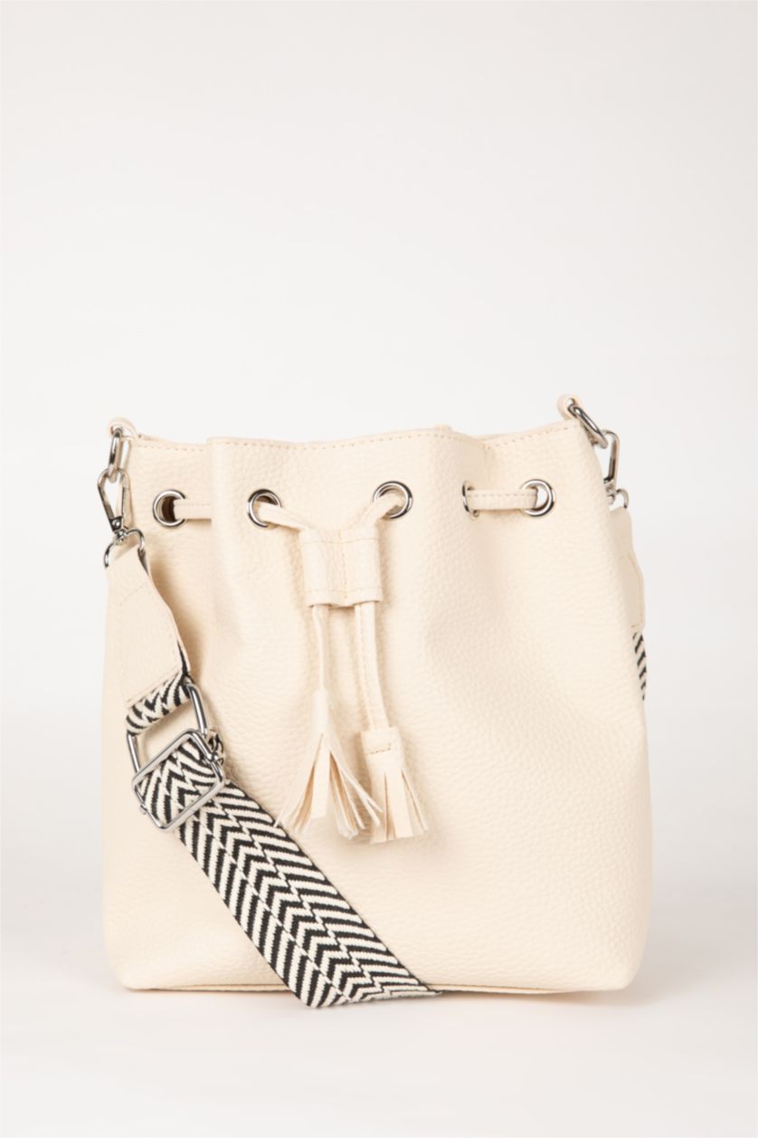 Kadın Bej Kadın Suni Deri Baget Çanta