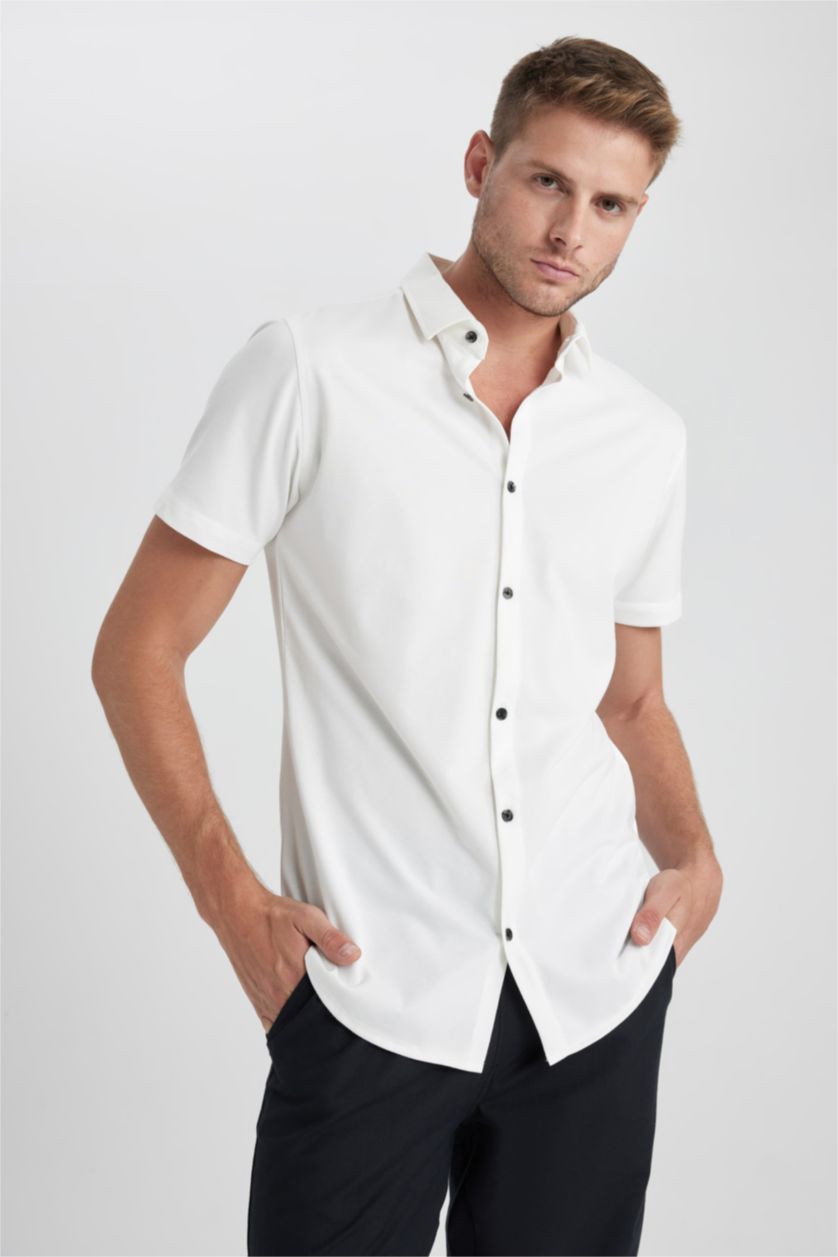 Man White Slim Fit Short Sleeve Shirt