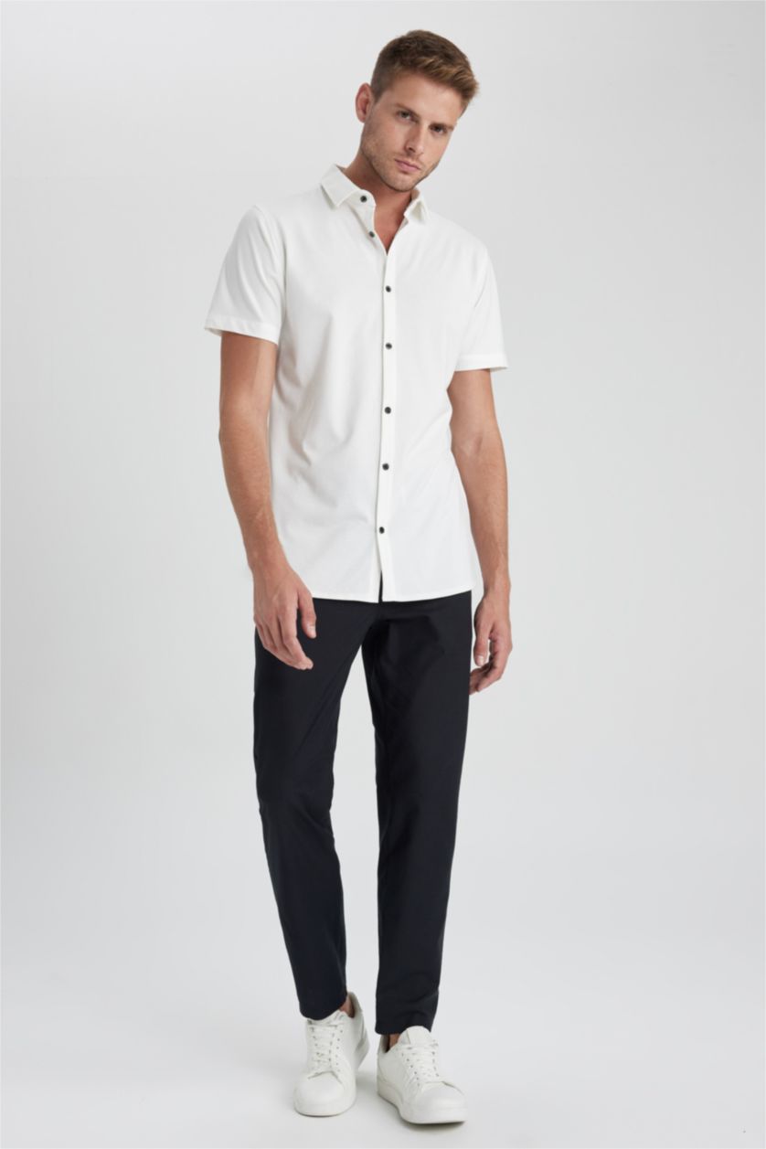 Man White Slim Fit Short Sleeve Shirt