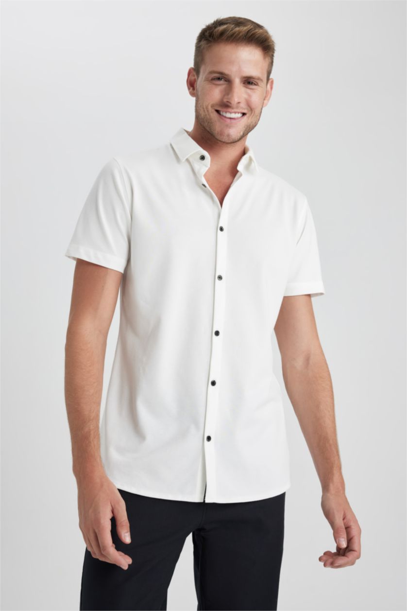 Man White Slim Fit Short Sleeve Shirt