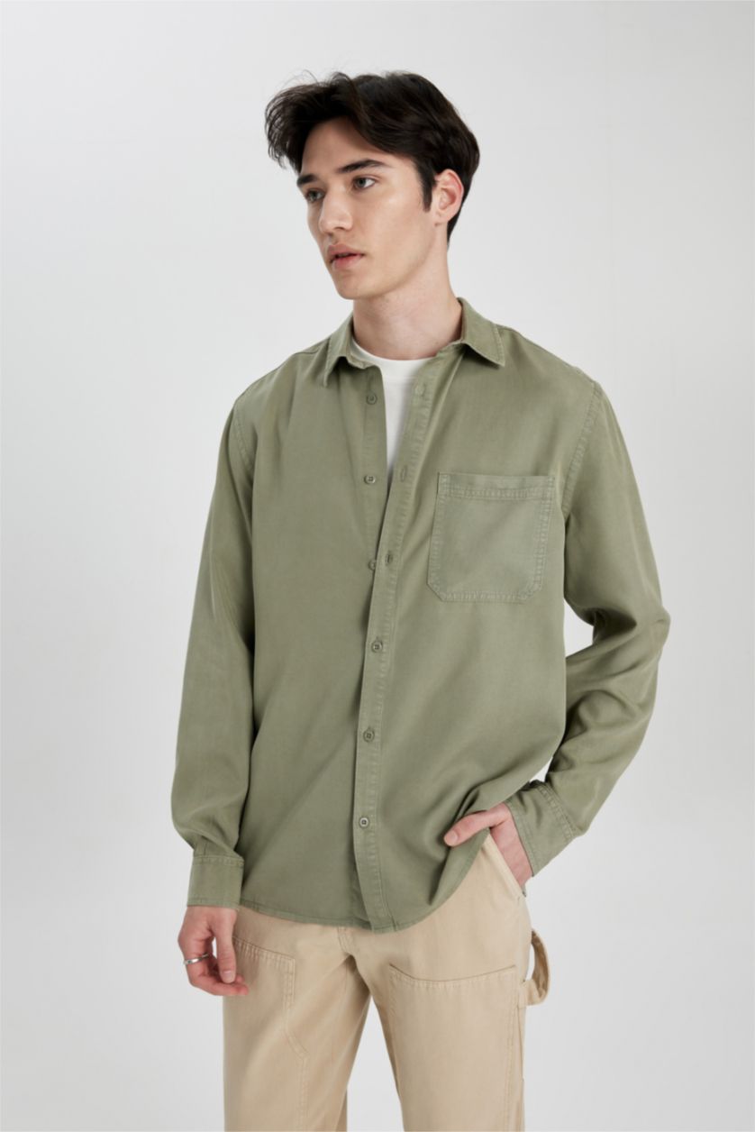 رجال كاكي فاتح قميص ردن طويل ايوسل قصة عادية