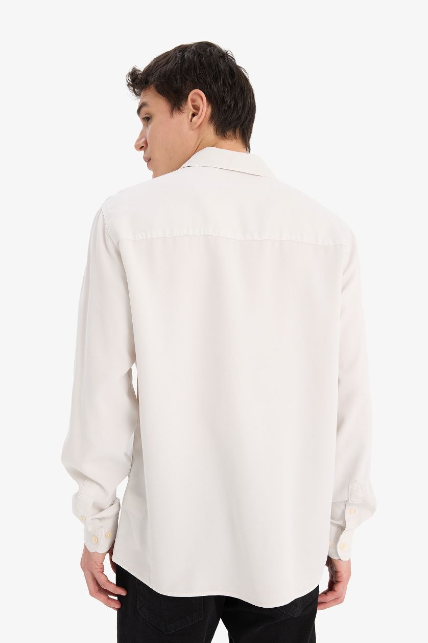 رجال رمادي فاتح قميص قماش ايوسل قصة عادية