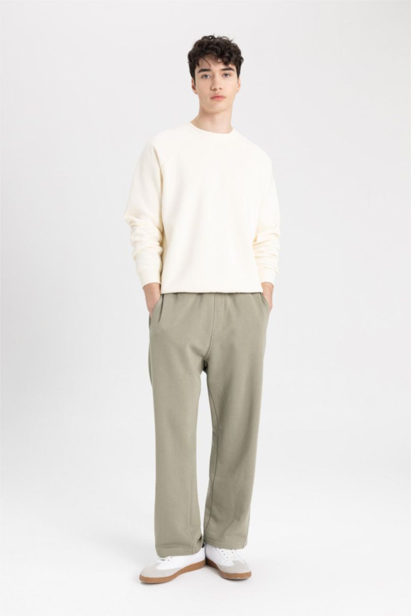 Man Light Khaki Oversize Fit Regular Hem With Pockets Trousers
