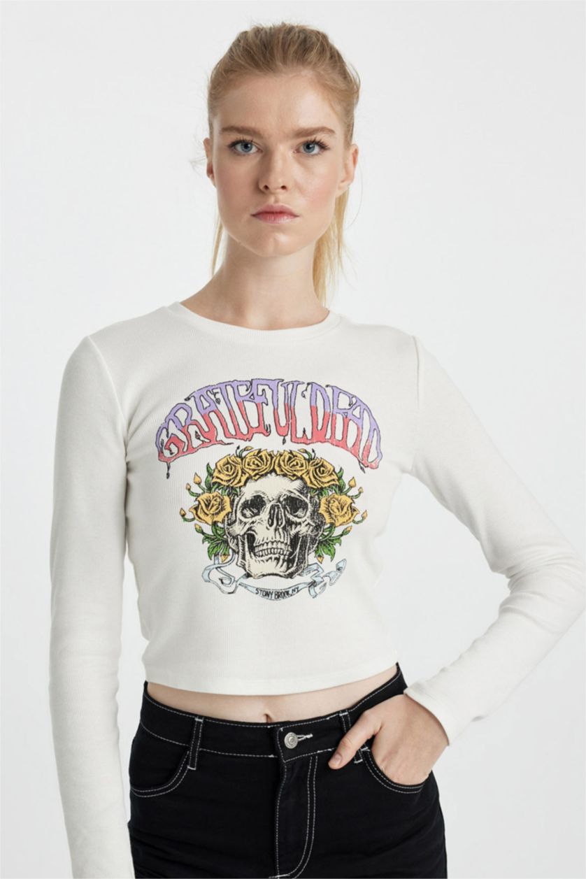 Kadın Kırık Beyaz Attack on Titan Fitted Bisiklet Yaka Fitilli Kaşkorse Uzun Kollu Tişört