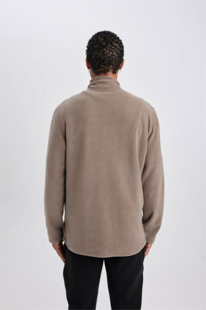Man Teak Regular Fit Stand Collar Pocket Fleece Sweatshirt