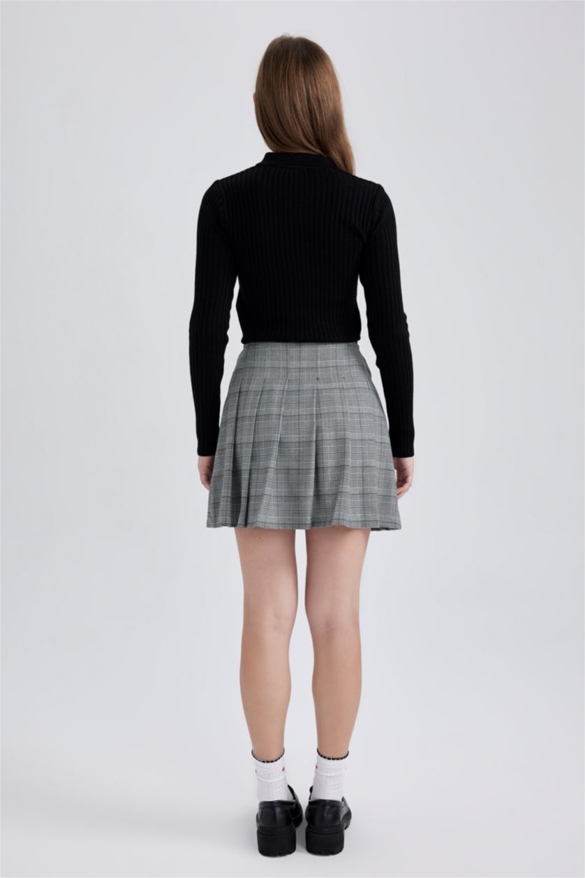 WOMAN Black Pleat Mini