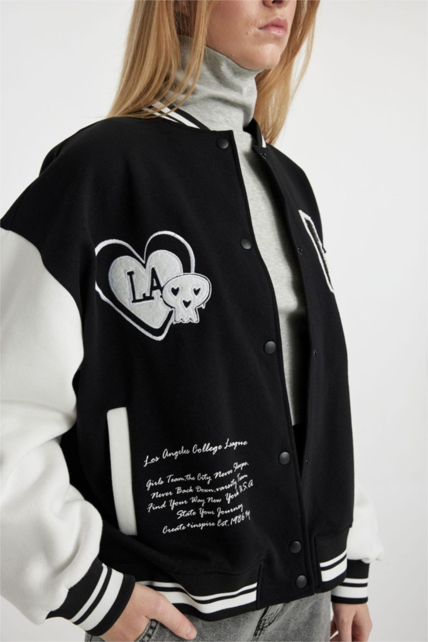 Kadın Siyah Coool Oversize Geniş Kalıp Kolej Yaka Nakışlı Çıtçıtlı Bomber Ceket