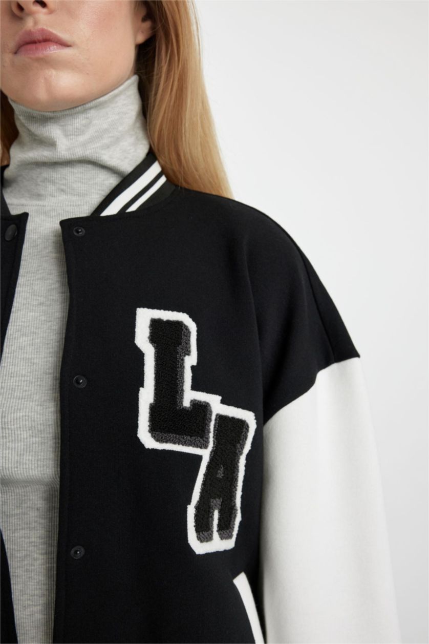 Kadın Siyah Coool Oversize Geniş Kalıp Kolej Yaka Nakışlı Çıtçıtlı Bomber Ceket