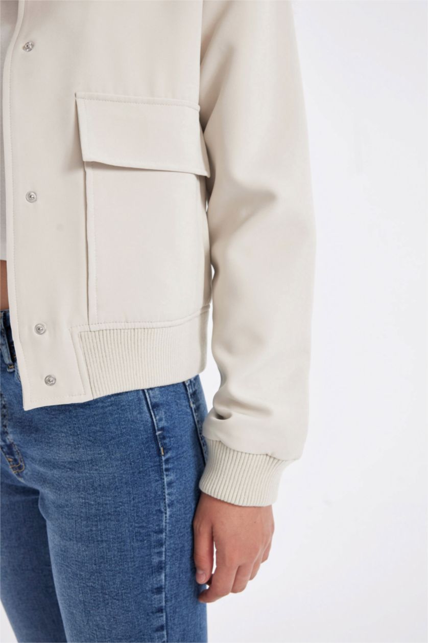 Kadın Ekru Su Geçirmez Kolej Yaka Rüzgar Geçirmez Çıtçıtlı Cepli Kısa Bomber Ceket