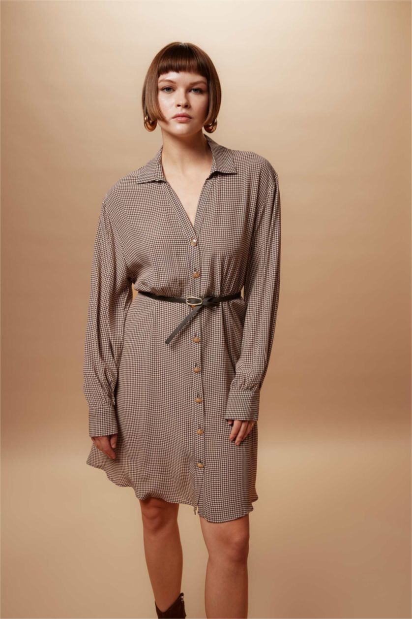 حريمي بني فستان بكم قصير بنمط المخل من التويل بياقة قميص