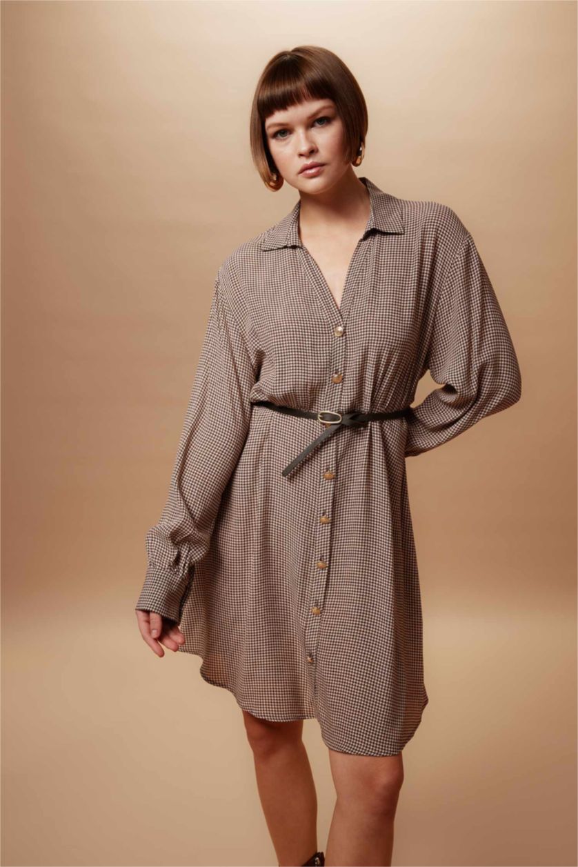 حريمي بني فستان بكم قصير بنمط المخل من التويل بياقة قميص