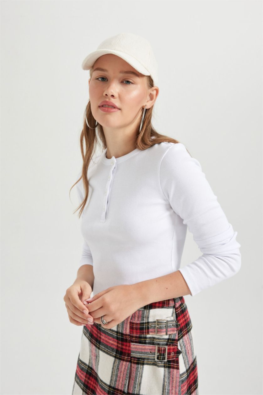 نساء اوف وايت تيشيرت ردن طويل سليم فيت