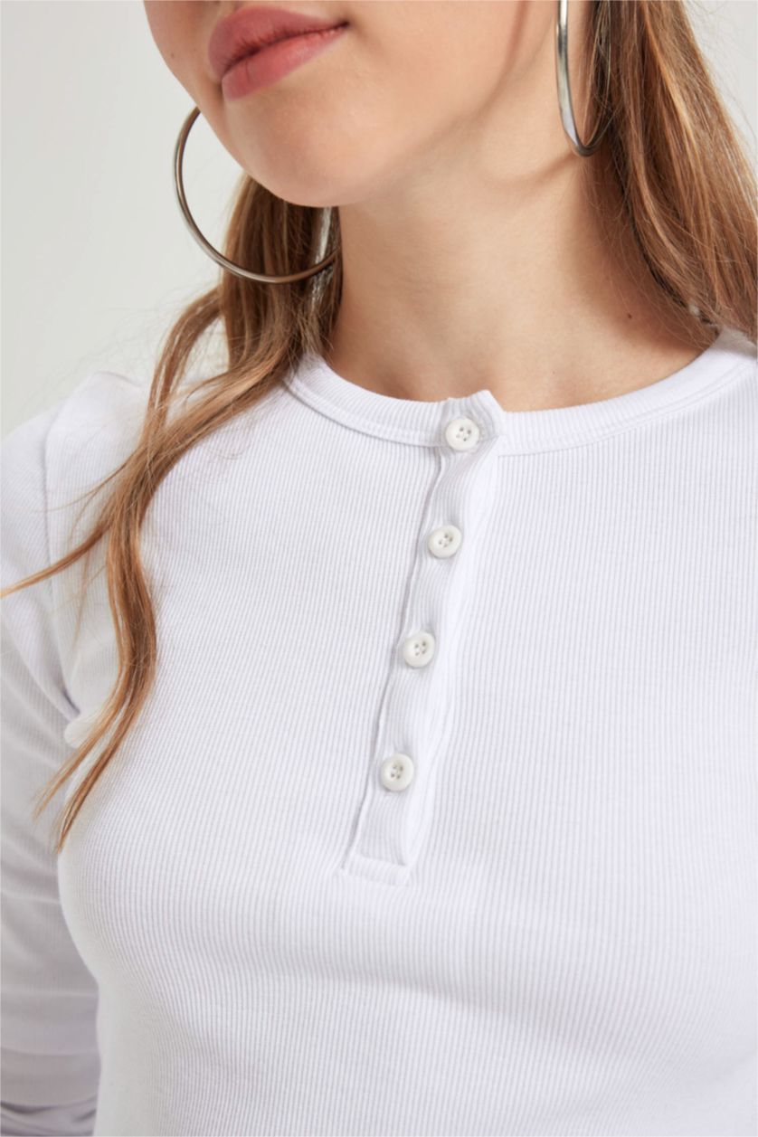 نساء اوف وايت تيشيرت ردن طويل سليم فيت