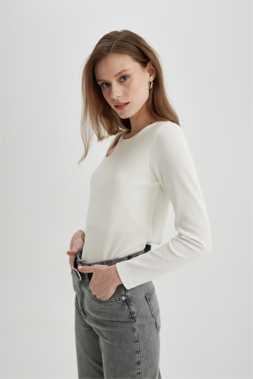 نساء بيج فاتح تي شيرت كم طويل مضلع سليم فيت برقبة مستديرة