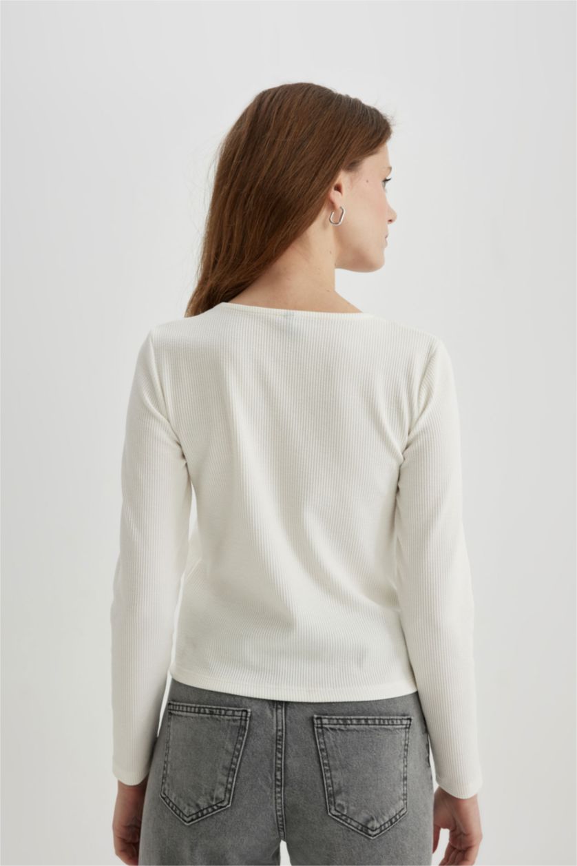 نساء بيج فاتح تي شيرت كم طويل مضلع سليم فيت برقبة مستديرة