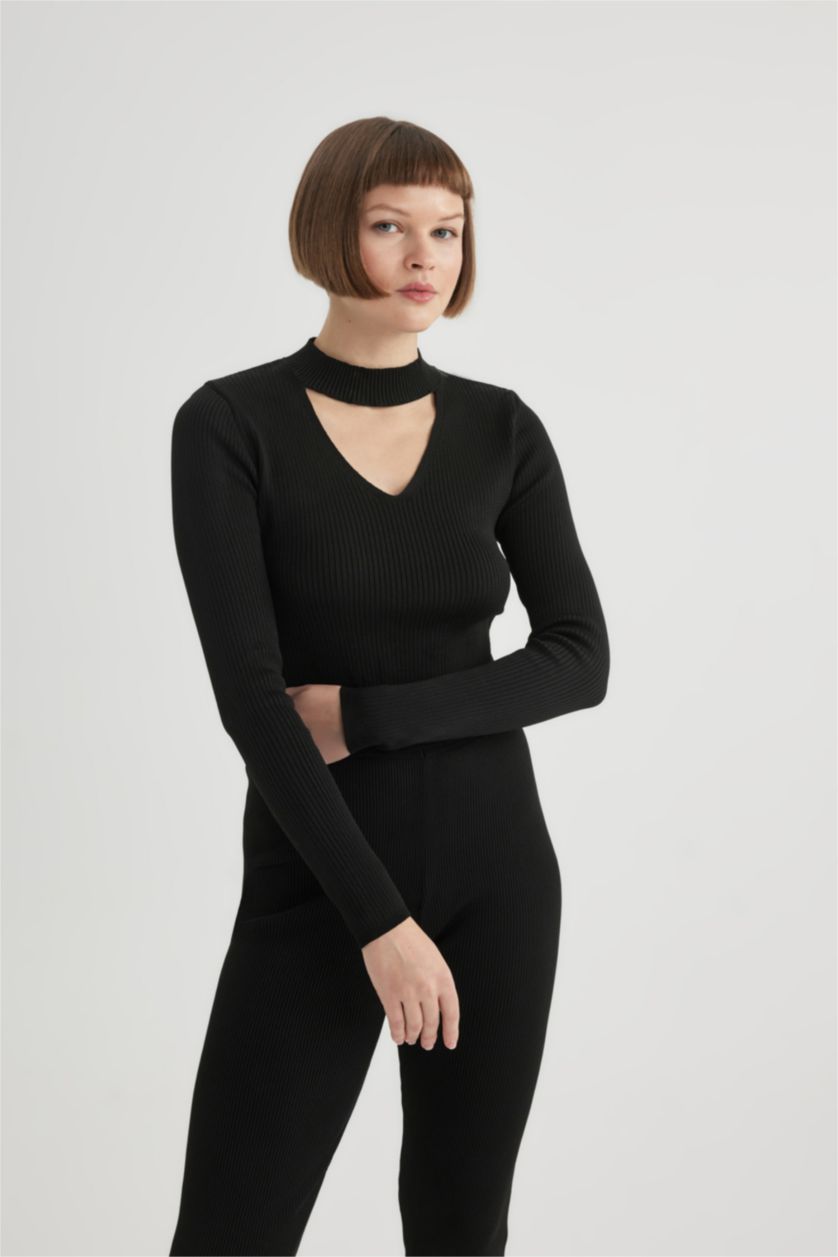 Kadın Siyah Fitted Choker Yaka Triko Kazak