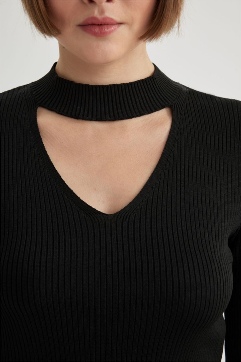 Kadın Siyah Fitted Choker Yaka Triko Kazak