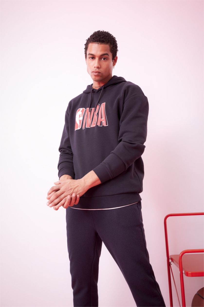 MAN Black DeFactoFit NBA Wordmark Boxy Fit Thick Sweatshirt