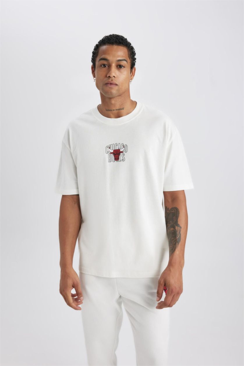MAN Ecru DeFactoFit NBA Chicago Bulls Oversize Fit T-Shirt