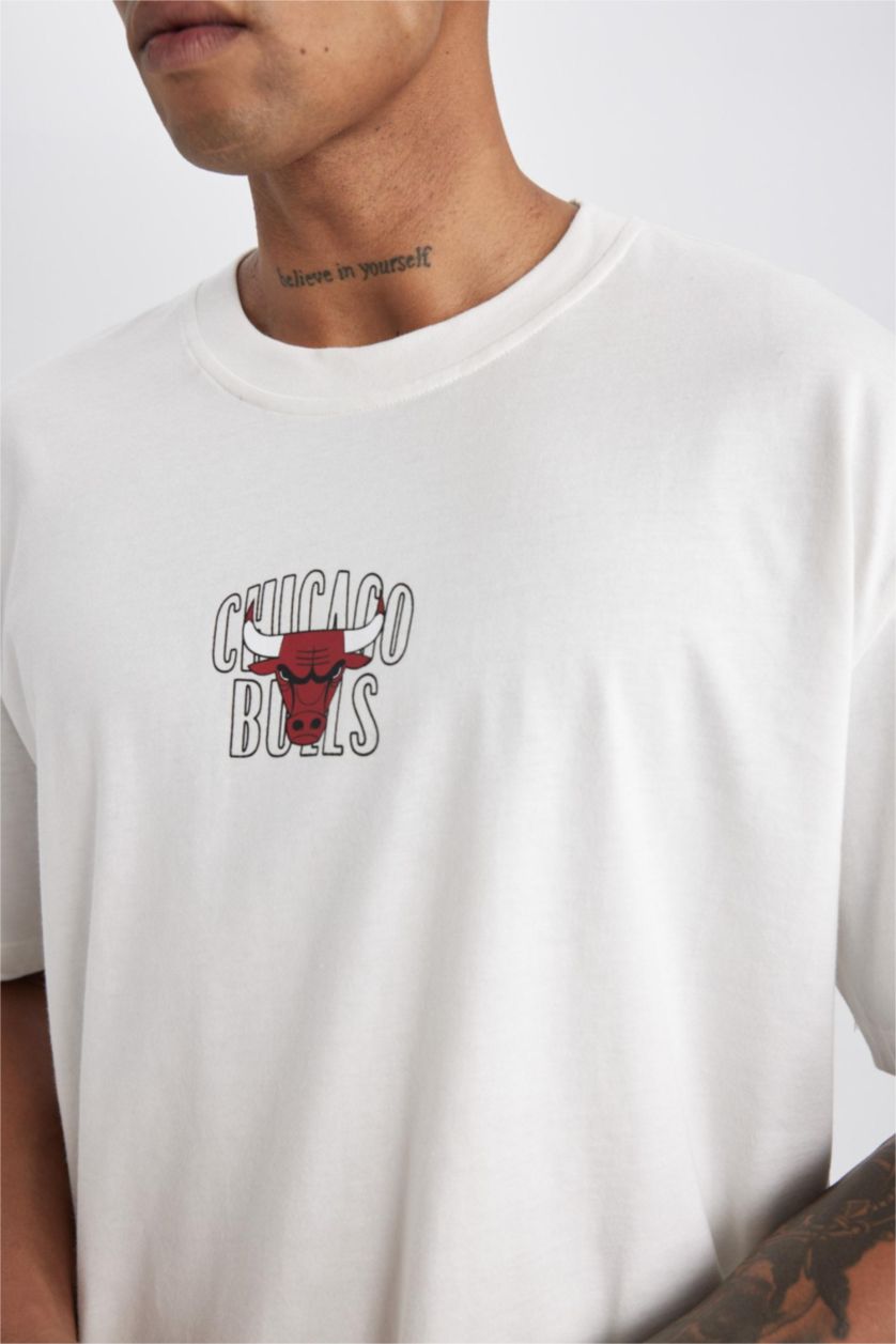 MAN Ecru DeFactoFit NBA Chicago Bulls Oversize Fit T-Shirt
