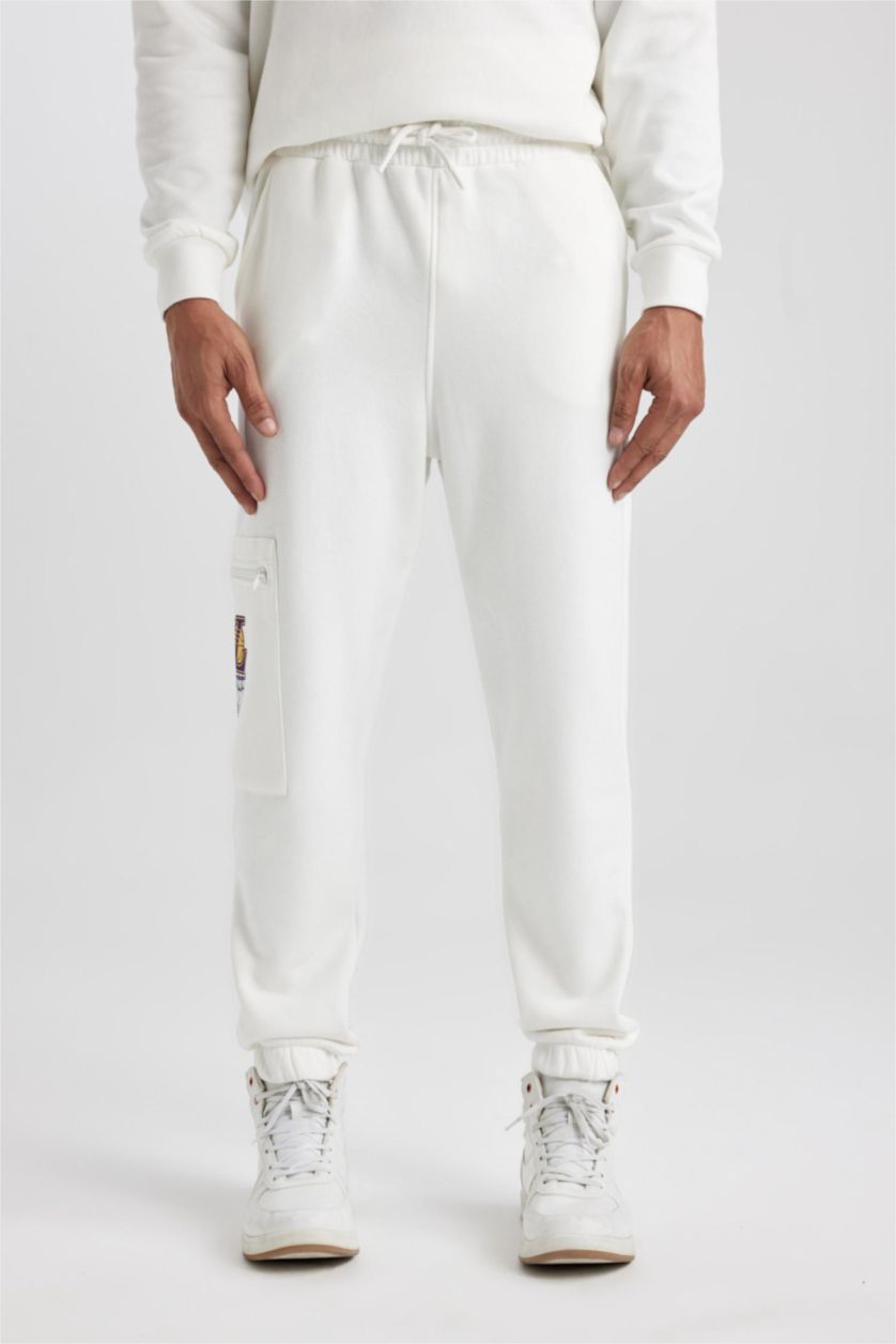 رجال بيج فاتح بنطلون جوجر قماش سميك قصة عادية من لوس أنجلوس ليكرز