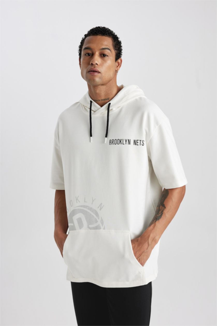 HOMME Écru T-Shirt Oversize à Manches Courtes à Capuche Defactofit NBA Brooklyn Nets