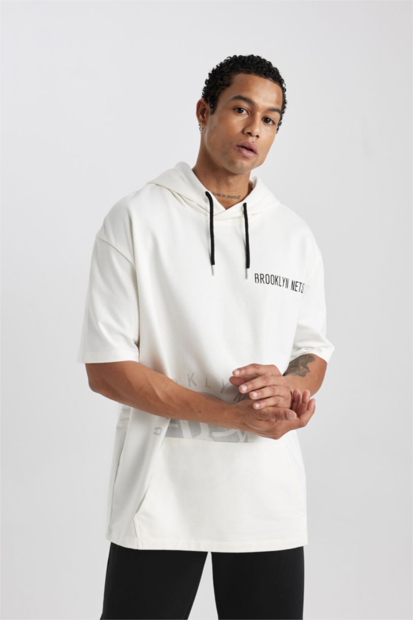 HOMME Écru T-Shirt Oversize à Manches Courtes à Capuche Defactofit NBA Brooklyn Nets