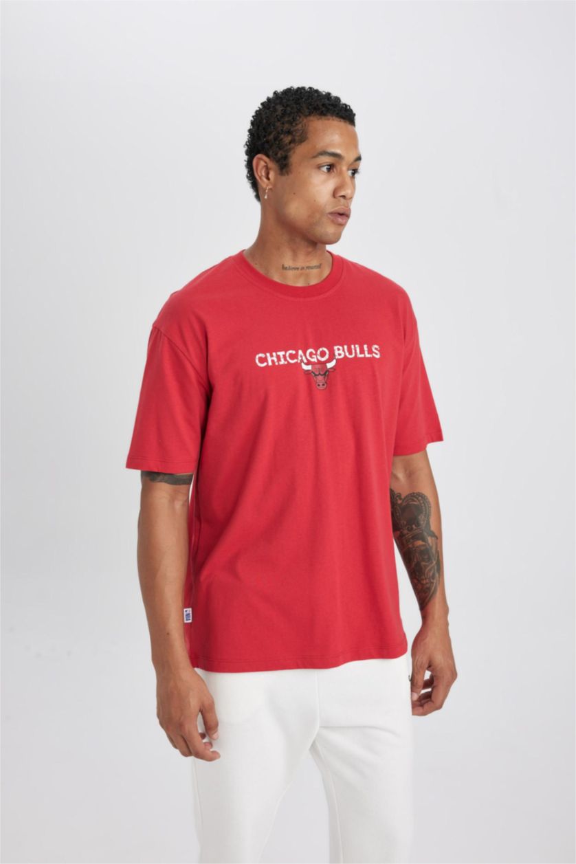 Erkek Kırmızı DeFactoFit NBA Chicago Bulls Boxy Fit Bisiklet Yaka Kısa Kollu Tişört