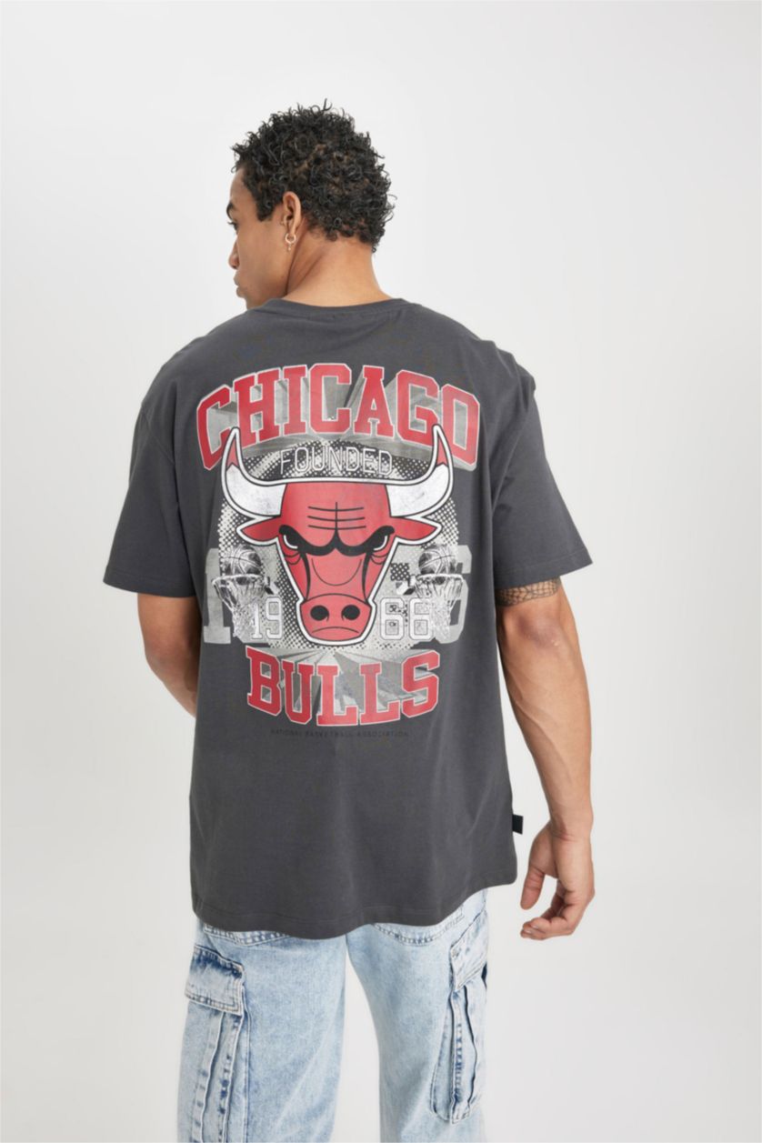 Erkek Antrasit DeFactoFit NBA Chicago Bulls Boxy Fit Bisiklet Yaka Kısa Kollu Tişört