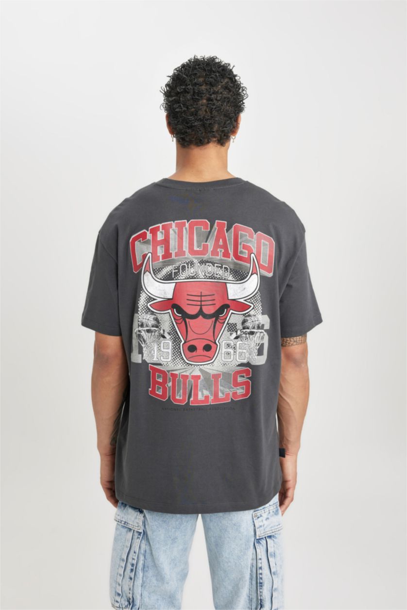 Erkek Antrasit DeFactoFit NBA Chicago Bulls Boxy Fit Bisiklet Yaka Kısa Kollu Tişört