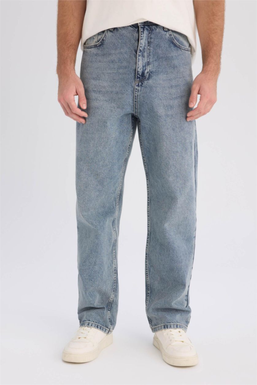 Man Light Blue Baggy Fit Wide Leg Washed Jeans