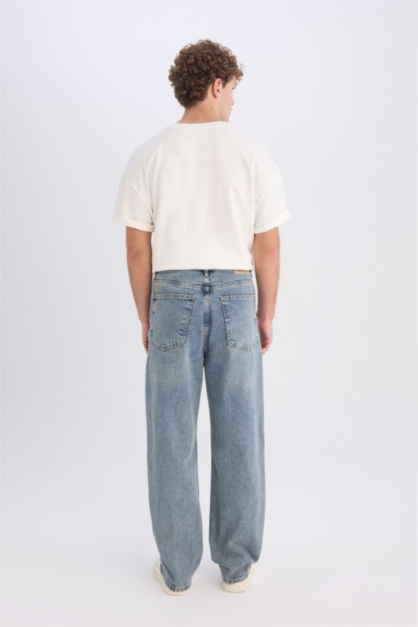 Man Light Blue Baggy Fit Wide Leg Washed Jeans