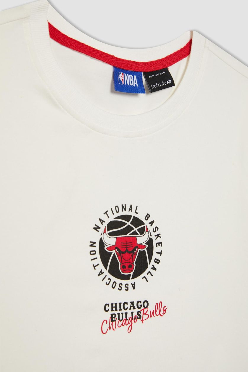 Kadın Ekru DeFactoFit NBA Chicago Bulls Crop Bisiklet Yaka Kısa Kollu Tişört