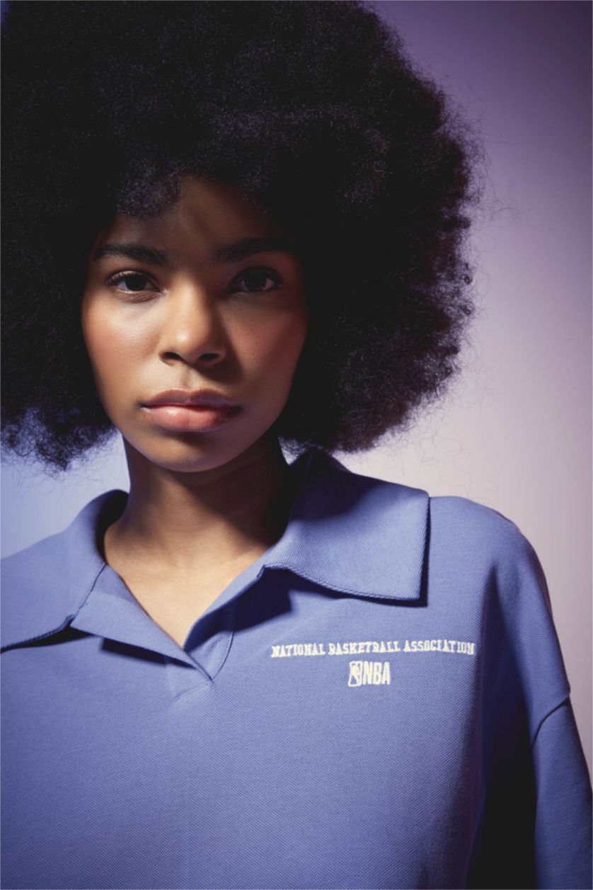 Kadın İndigo NBA Wordmark Regular Fıt Polo Yaka Pike Kısa Kollu Polo Tişört