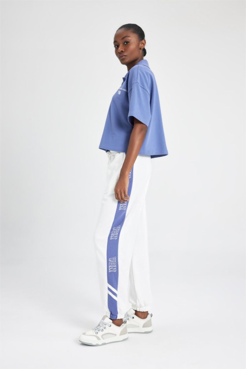 FEMME Écru Pantalon de Jogging NBA Wordmark à taille élastique et poches de DeFactoFit