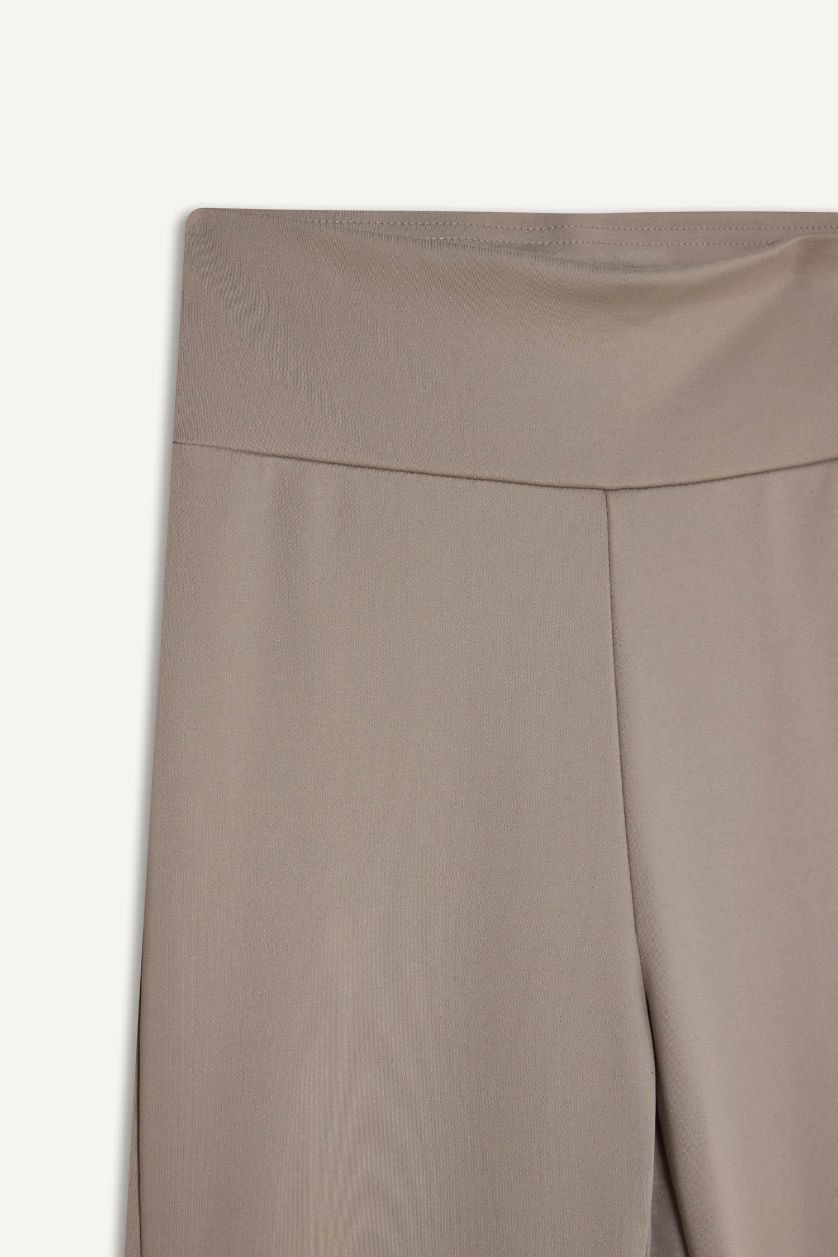 Kadın Gri Flare Fit Sporcu İnce Eşofman Altı İspanyol Paça Standart Boy Basic Düz