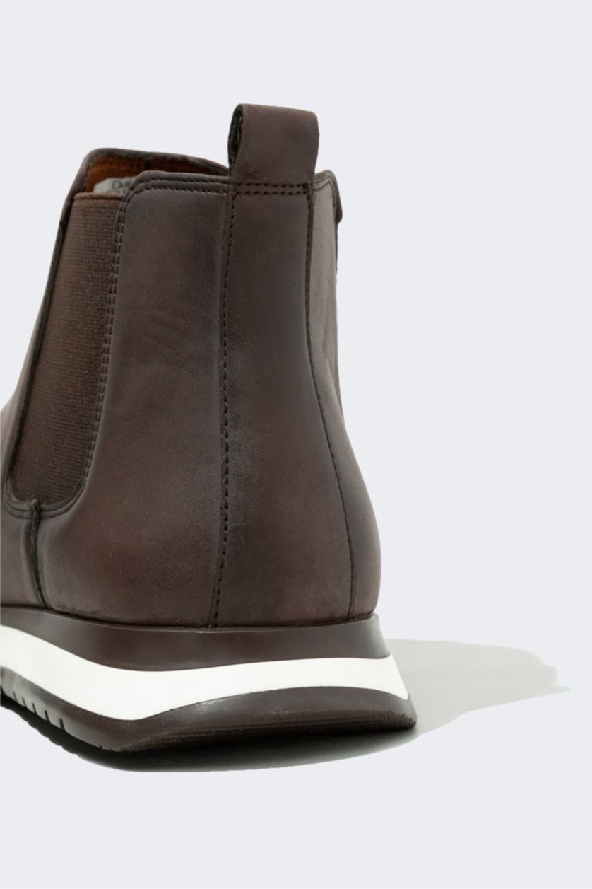 رجالي بني غامق بوت رجالي بكعب عالي بدون رباط