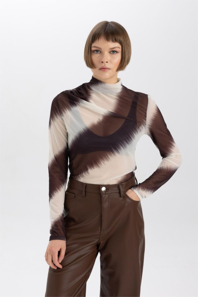 نساء بيج فاتح تيشيرت تول ردن طويل سليم فيت بياخة مستديرة