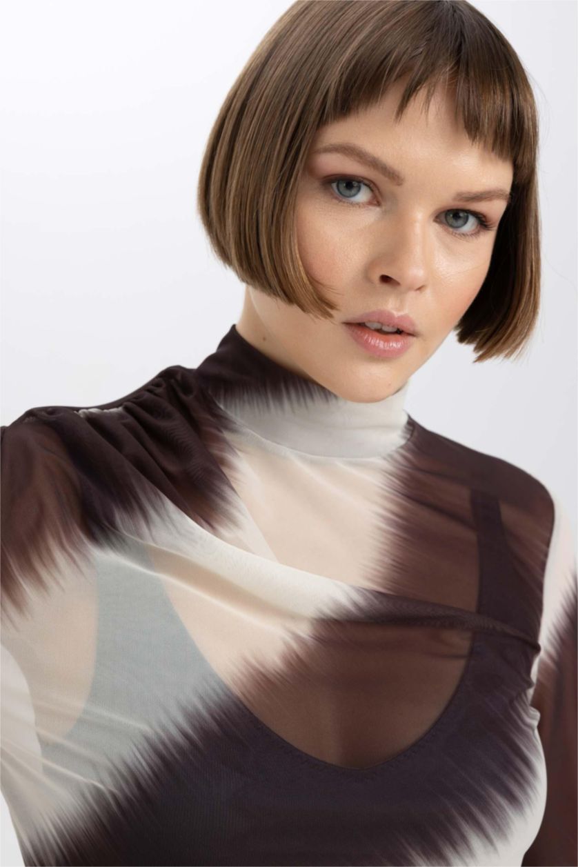 نساء بيج فاتح تيشيرت تول ردن طويل سليم فيت بياخة مستديرة