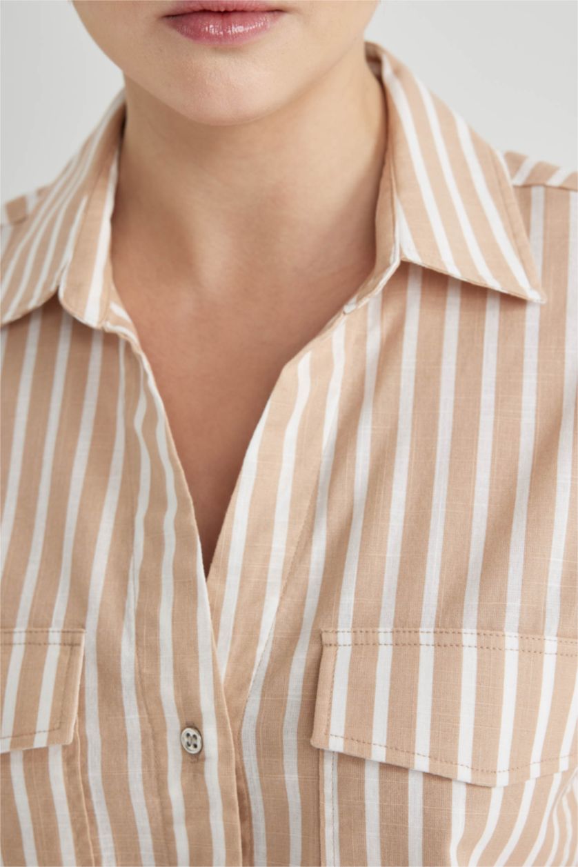 نساء فيزوني داكن قميص نص كم قصة عادية